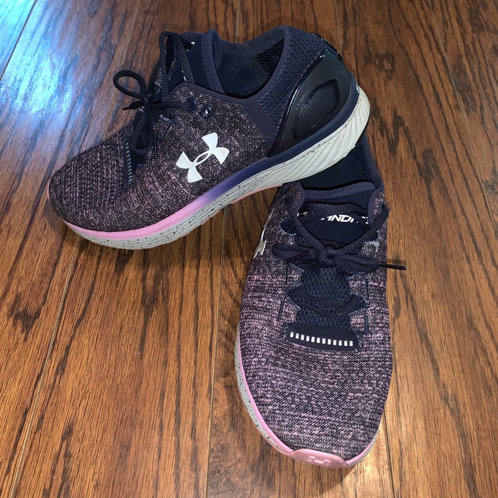 UNDER ARMOUR tennis shoes